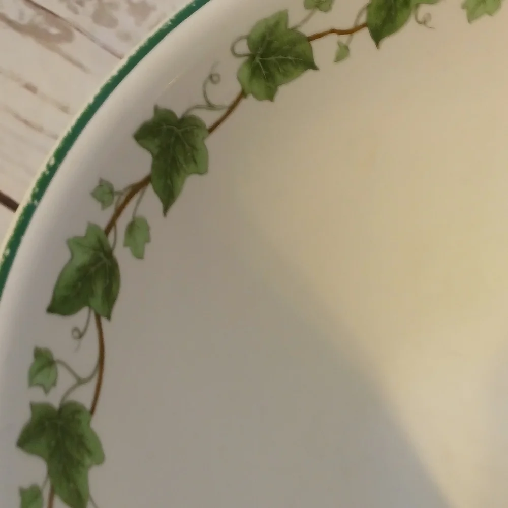 Harker Hotoven Vintage Green Ivy Bowl